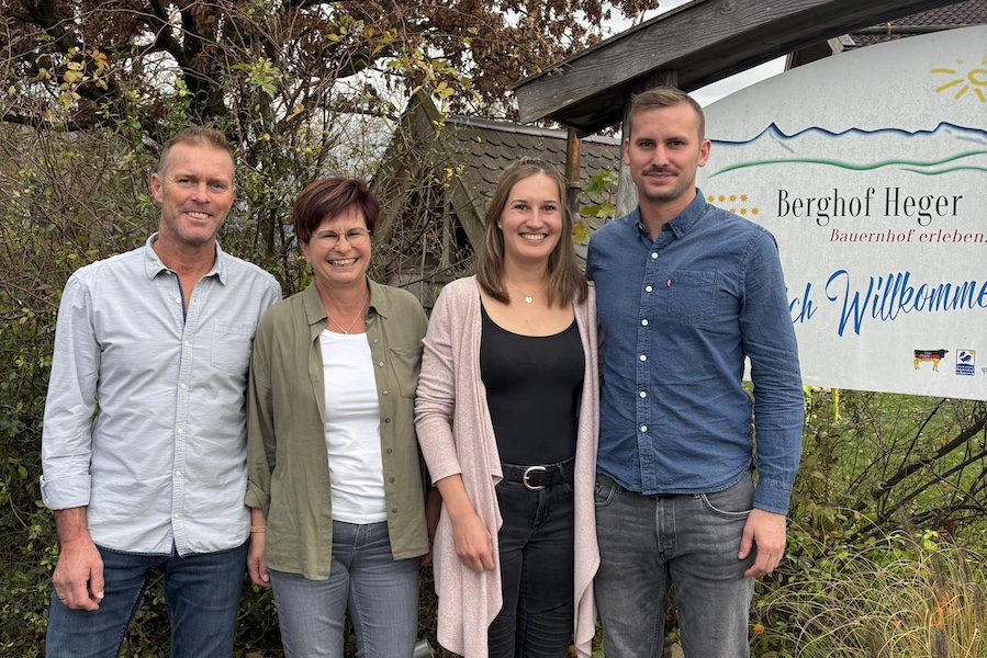 Berghof-Heger-Familienfoto-2026 Familie Heger in Peißenberg